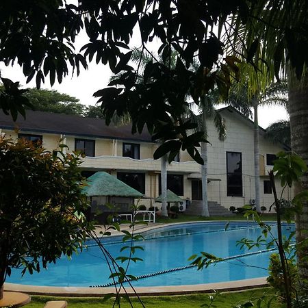 Phil Oasis Hotel & Resort Silang Buitenkant foto