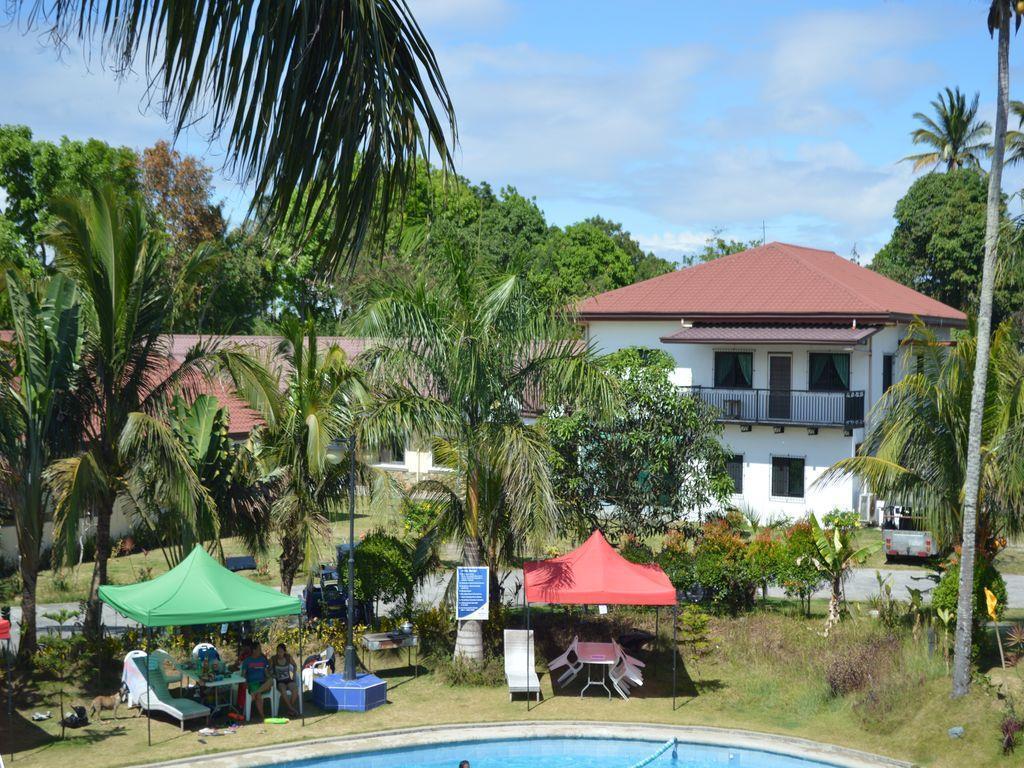 Phil Oasis Hotel & Resort Silang Buitenkant foto