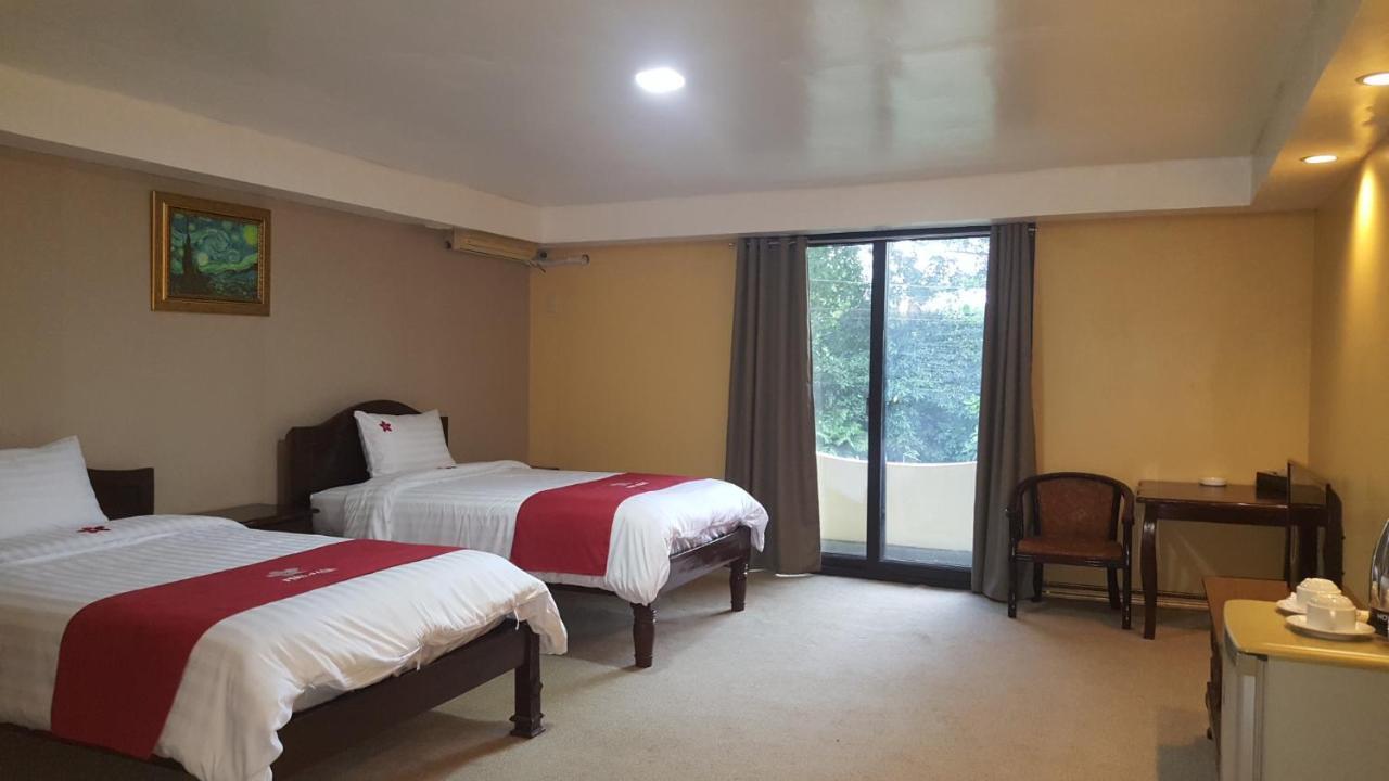 Phil Oasis Hotel & Resort Silang Buitenkant foto