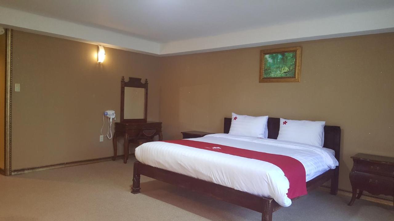 Phil Oasis Hotel & Resort Silang Buitenkant foto