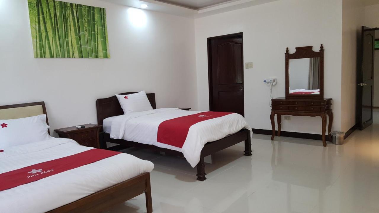 Phil Oasis Hotel & Resort Silang Buitenkant foto