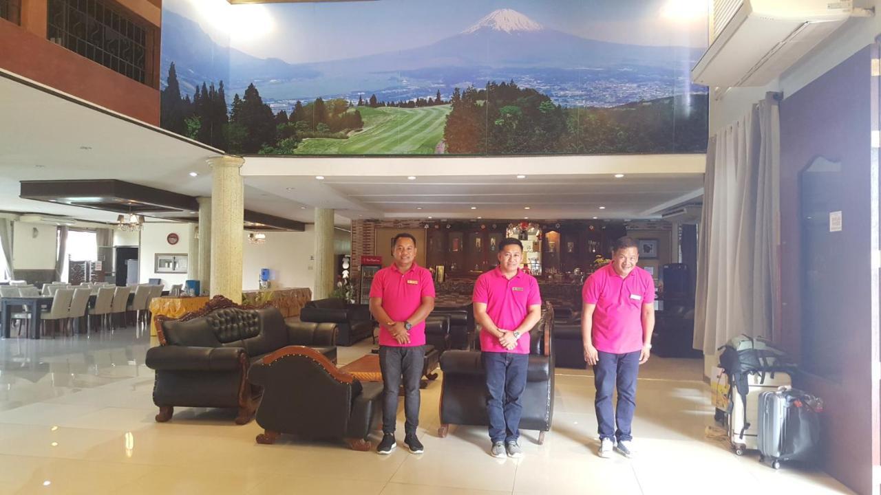 Phil Oasis Hotel & Resort Silang Buitenkant foto